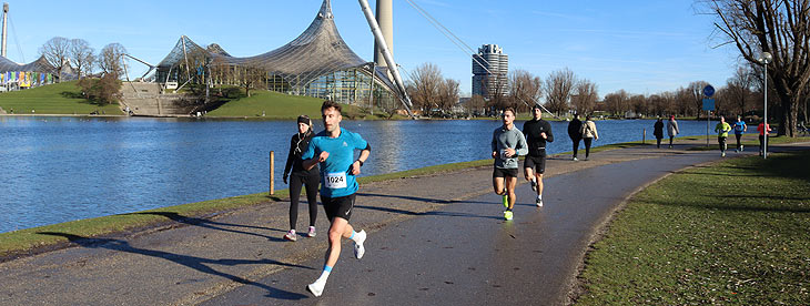Winterlaufserie München 2023 Teil 2: Dreikönigslauf über 15 km am 06.01.2023 im Olympiapark, München (©Foto: Martin Schmitz)